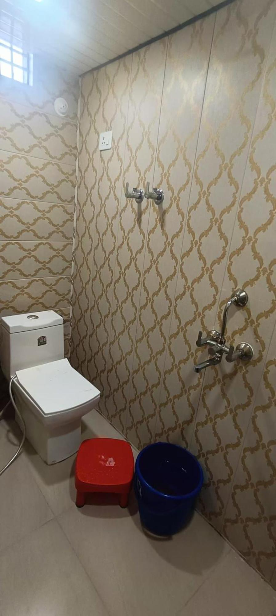 Goenka Home Stay Barsana Chhata Екстер'єр фото