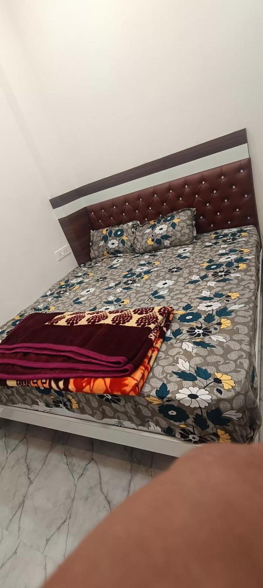 Goenka Home Stay Barsana Chhata Екстер'єр фото