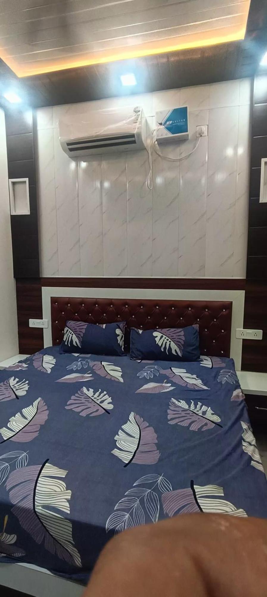Goenka Home Stay Barsana Chhata Екстер'єр фото