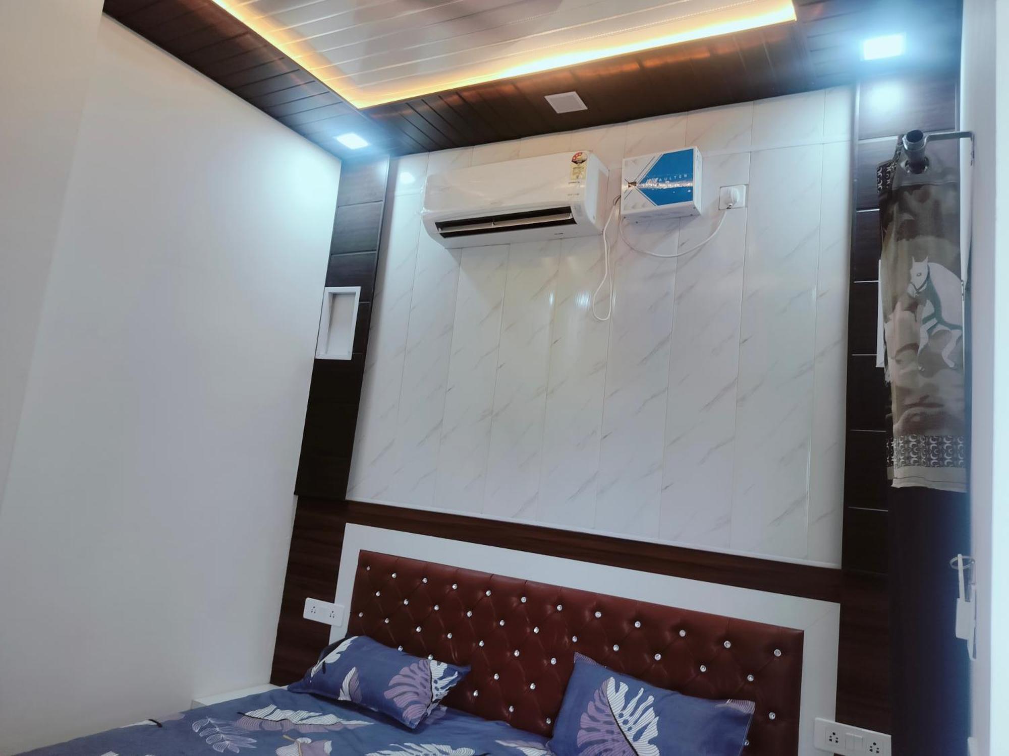 Goenka Home Stay Barsana Chhata Екстер'єр фото
